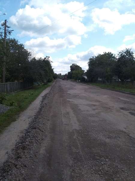 У волинському селі почали ремонт дороги за гроші від програми (фото) 