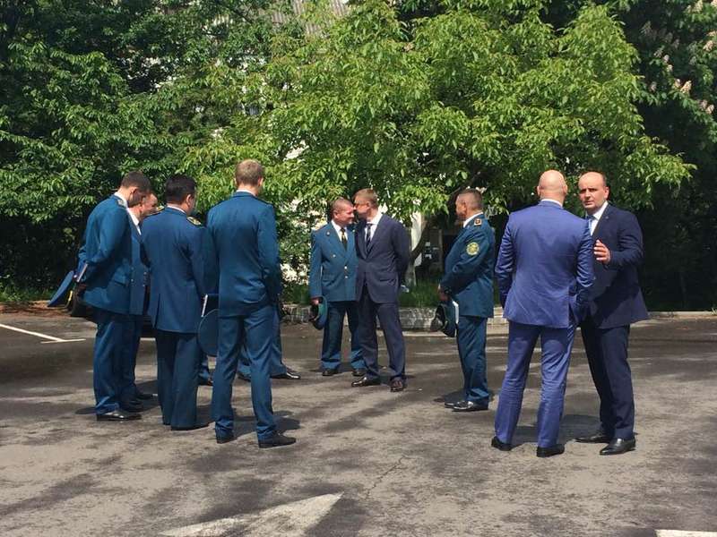 В очікуванні Президента: Волинську ОДА посилено охороняють (фото)