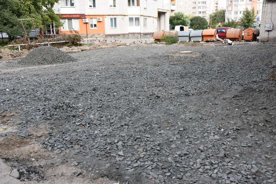 У Луцьку ремонтують дороги у приватному секторі (фото) 