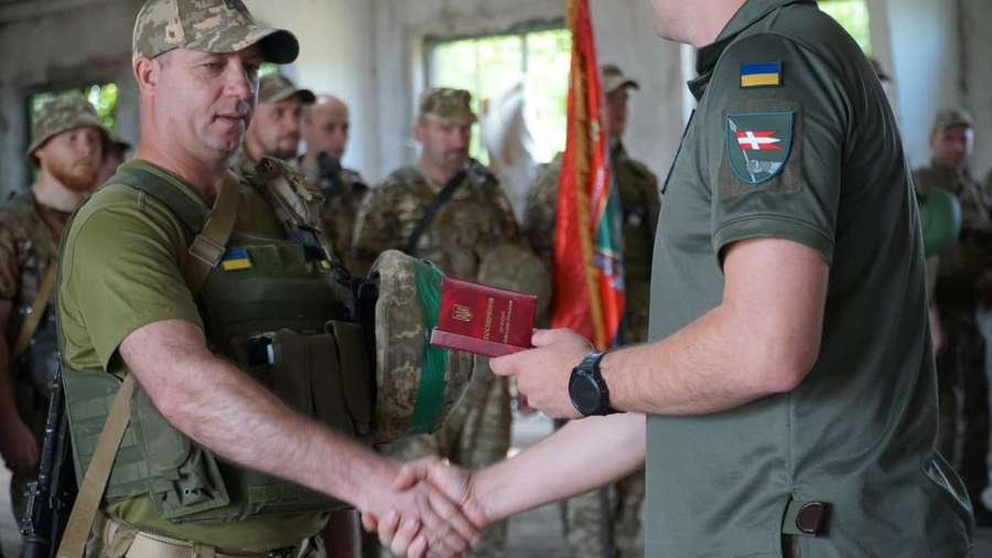 Воїнам «князівської» бригади вручили нагороди з нагоди Дня Конституції (фото)