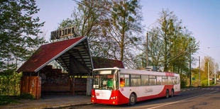 У Луцьку влаштовують «покатушки» на унікальному тролейбусі (фото)