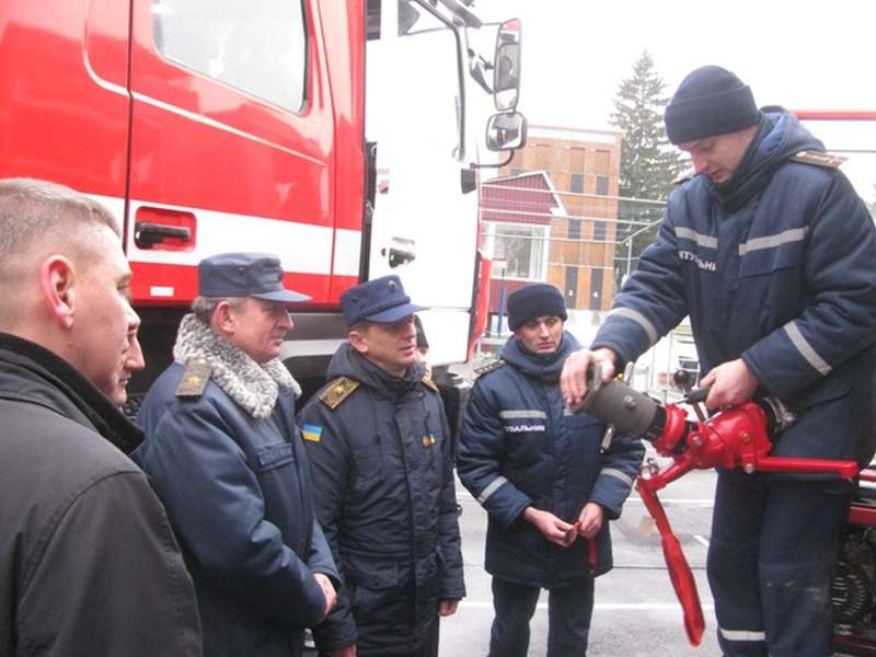 Волинські рятувальники отримали нові пожежні автомобілі (фото, відео)