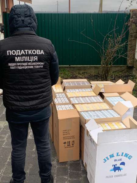 У Ковельському районі знайшли 7000 пачок «лівих» сигарет (фото)