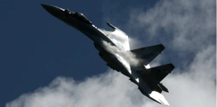 Поблизу Севастополя впав російський винищувач Су-35 (відео)