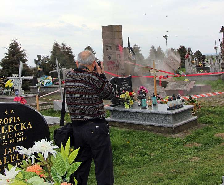 У Польщі знищили пам'ятник воїнам УПА (фото)