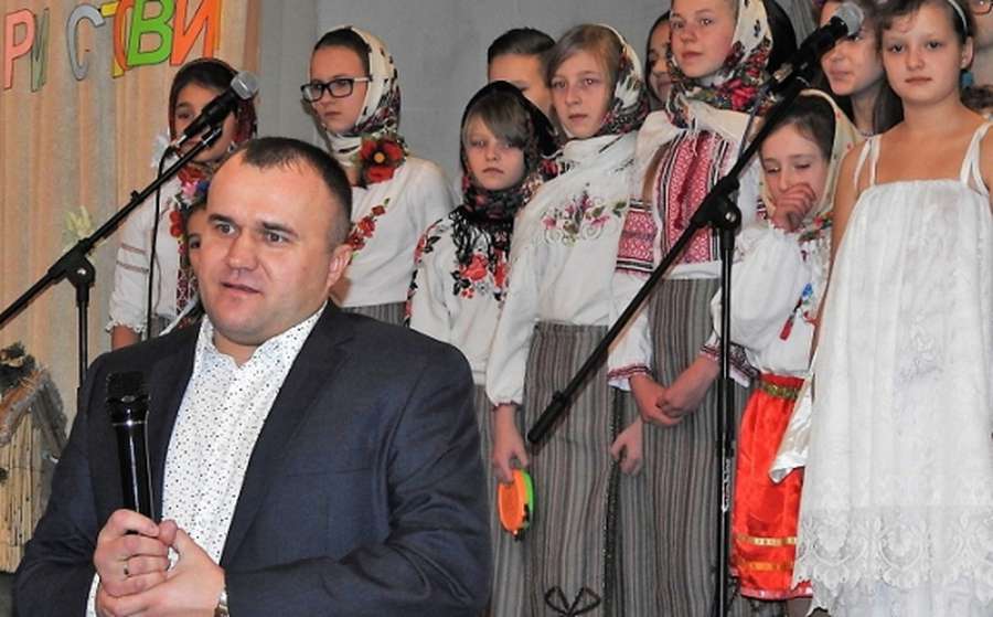 Луцький депутат завітав з гостинцями до школярів (фото)