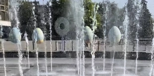 У Луцьку увімкнули фонтани до Великодня (відео)