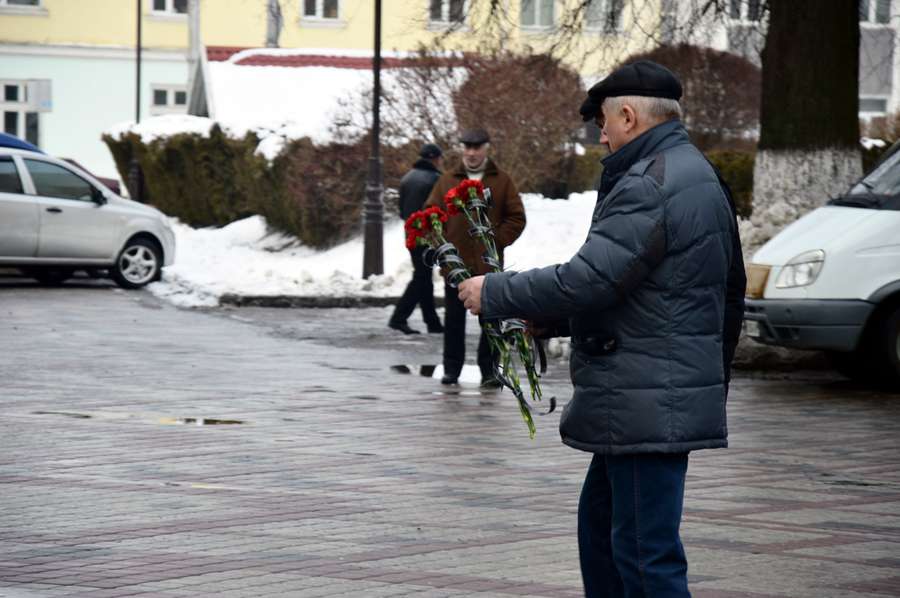 Багато лучан та жителів інших міст прийшли віддати шану Антону Кривицькому...