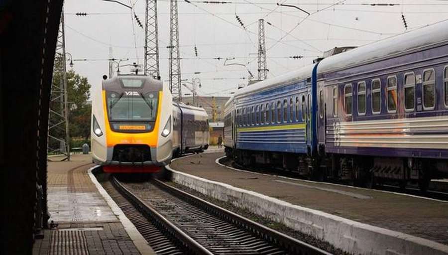 Між Львовом та Варшавою після 18-річної перерви запустили перший потяг (фото)