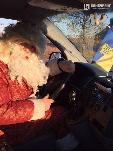 Депутат облради попрацював Дідом Морозом для волинських дітей