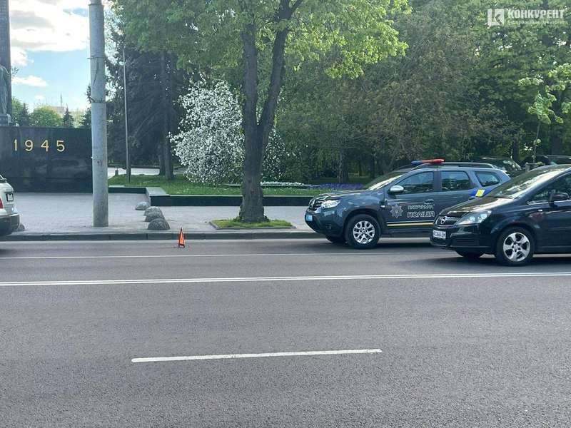 У Луцьку біля меморіалу Chevrolet влетів в Renault (фото)