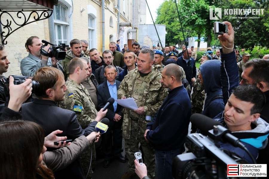 У Луцьку – пікет військової прокуратури (фото)