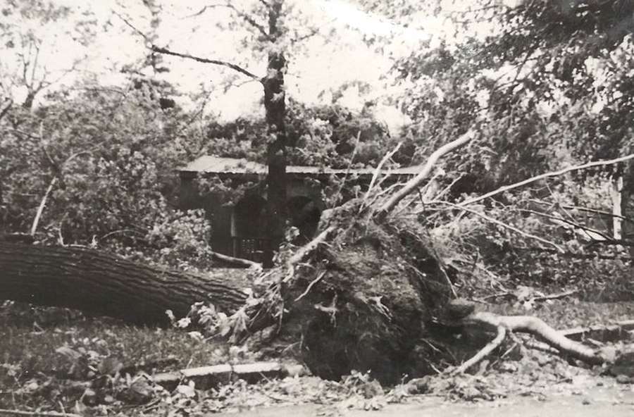 Буревій залишив луцьку кірху без шпиля: наслідки масштабної катастрофи 1960 року (фото)