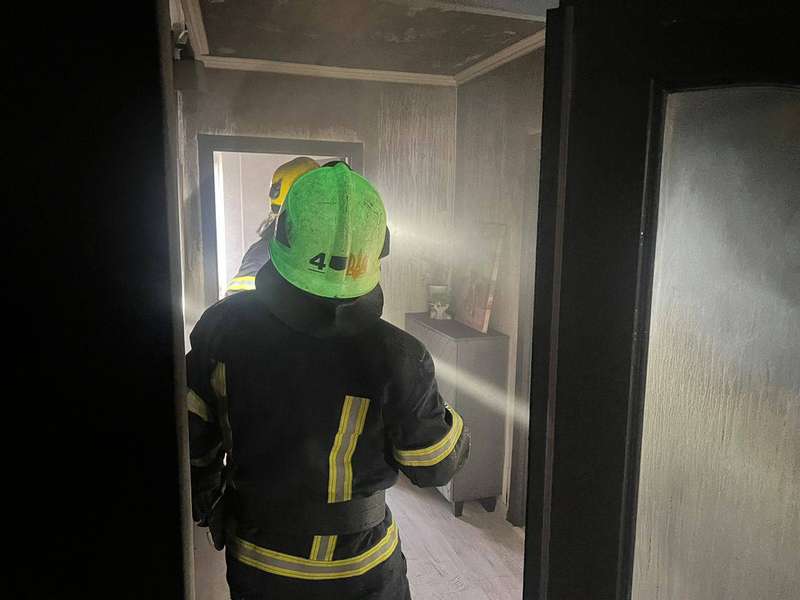 Вогонь знищив все: у Ковелі згоріла кімната у квартирі (відео)