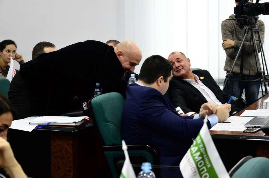 Поділившись радісним настроєм (чи можливо й відео), з Костянтином Петрочуком  Ткачук добрався й до депутата Аркадія Соломатіна
