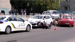 У Луцьку на Ветеранів – аварія за участю таксі: рух ускладнений (фото, оновлено)