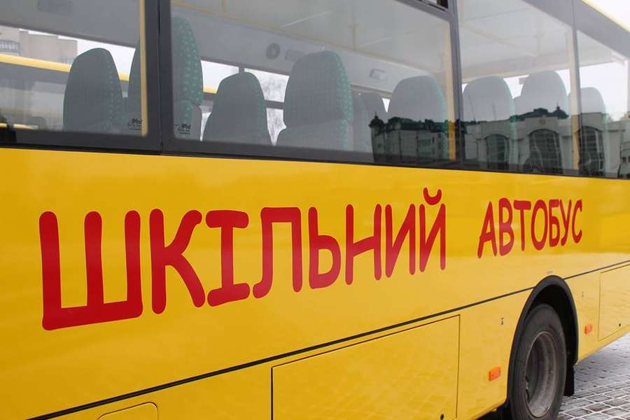 Волинські школи отримали нові автобуси (фото)
