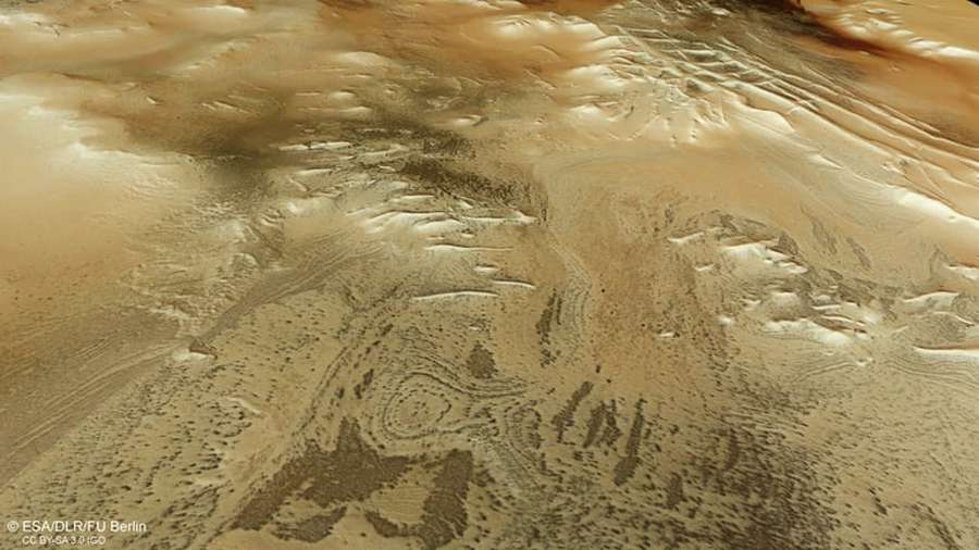 Південь Марса заполонили чорні «павуки»: що це за явище (фото)