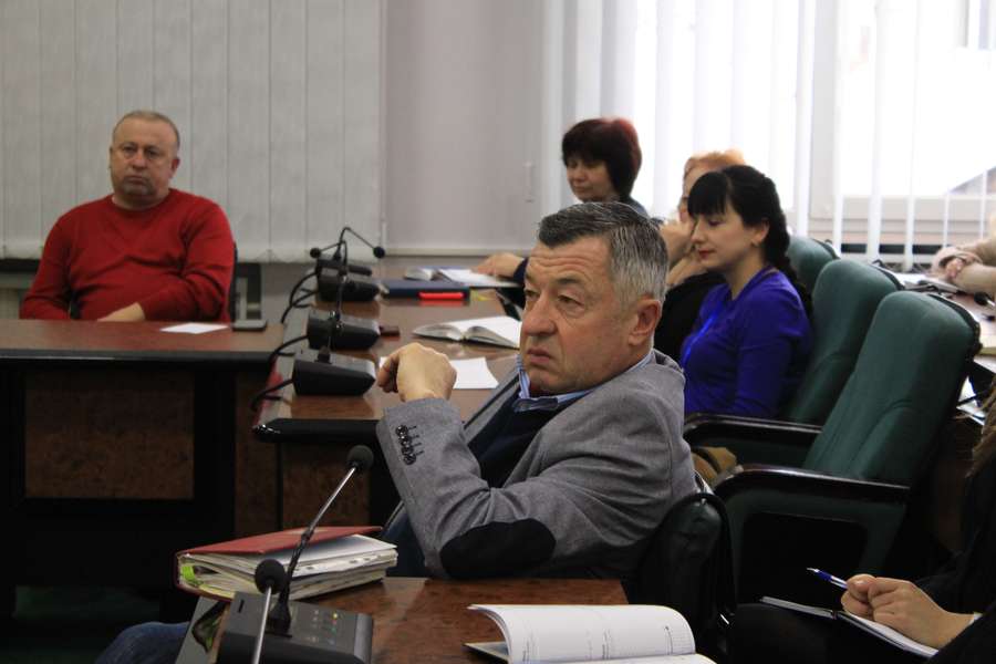 Депутат Микола Дендіберін прийшов навчитись заповнювати е-декларацію