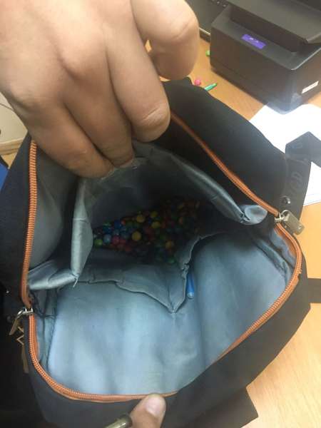 На «Ягодині» знайшли наркотики в упаковках з-під M&Ms та  Skittles