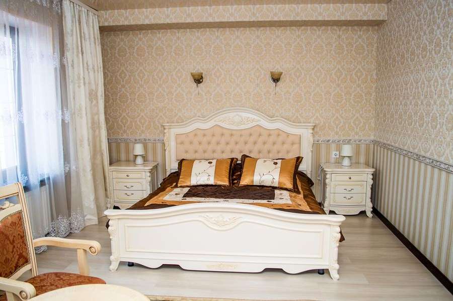 Фото одного з номерів готелю «Паганіні» із сайту melodija.com.ua