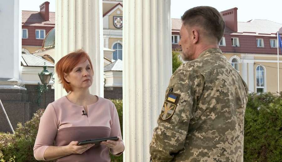Сергій Баранов під час спілкування з журналісткою Тетяною Біскуб