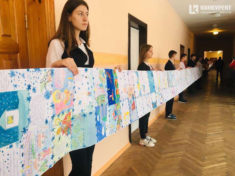 У Луцьку написали найдовший в Україні лист Миколаю