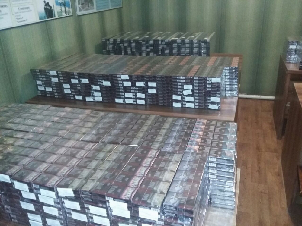 На Волині знайшли 16 ящиків контрабандних сигарет (фото)