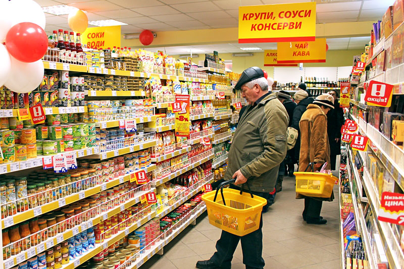 Поляки приїжджають до України, аби «затаритись» алкоголем і солодощами