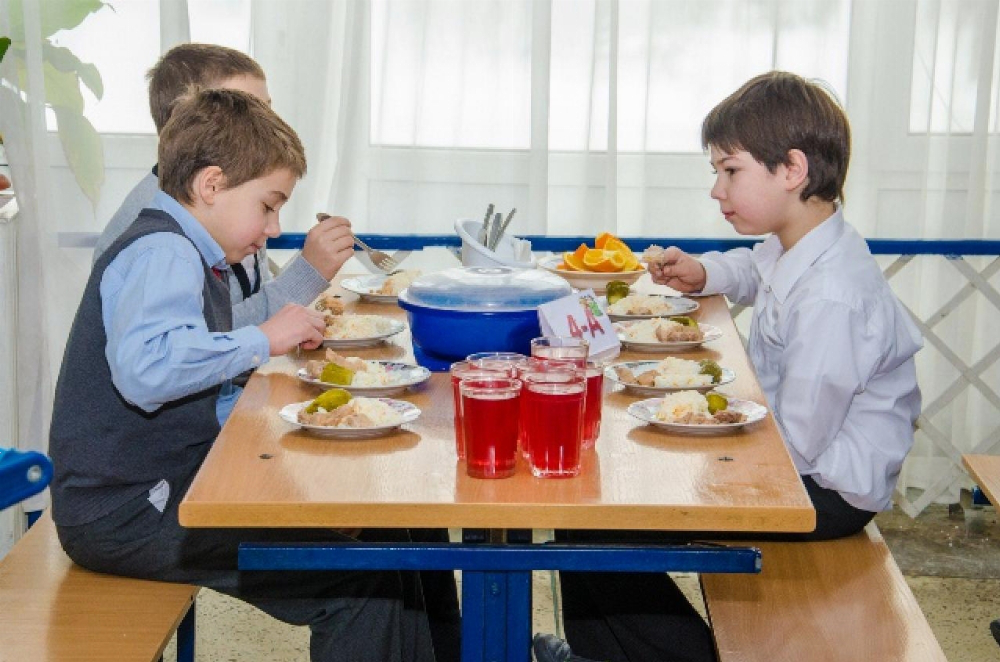 Волиньраду просять вирішити проблему з харчуванням школярів 