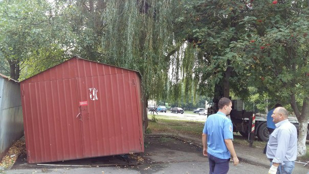 Самовільні гаражі в Луцьку виявилися не зовсім самовільними 