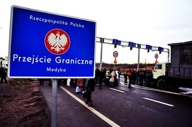 Польські прикордонники хочуть «прикрити» пішохідний пункт пропуску