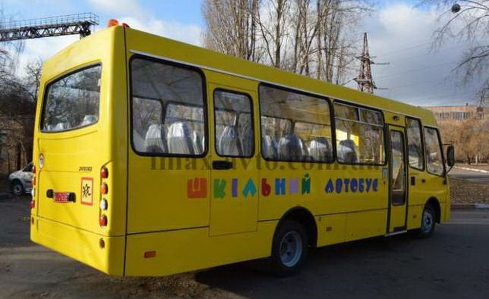 Шкільні автобуси на Волині використовують не за призначенням