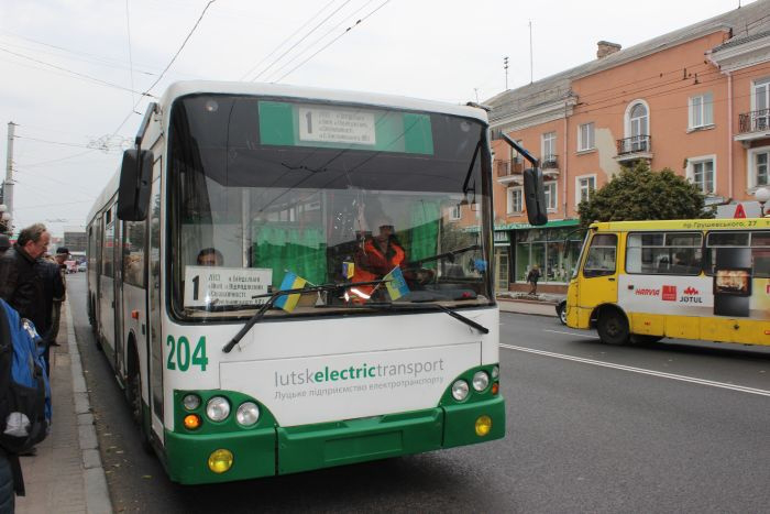 Тролейбус чи маршрутка: що обирають лучани