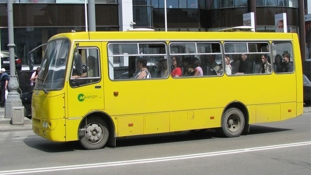 Лучани просять додатковий транспорт на вулицю Конякіна
