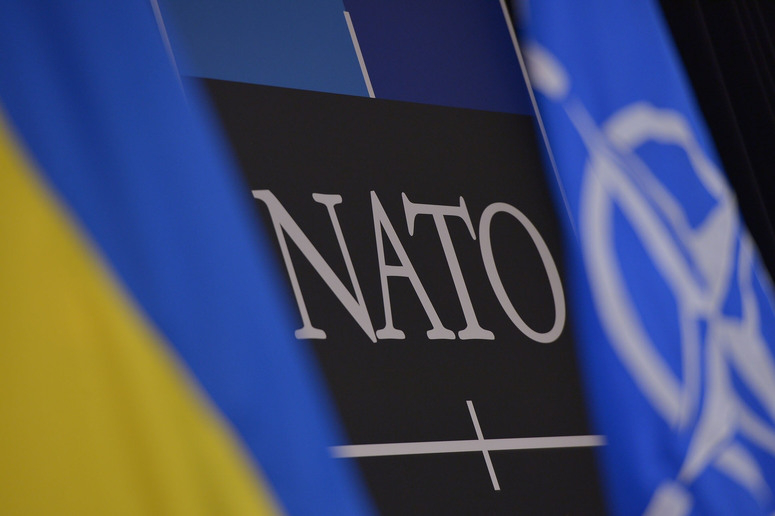 Порошенко планує референдум щодо вступу в НАТО 