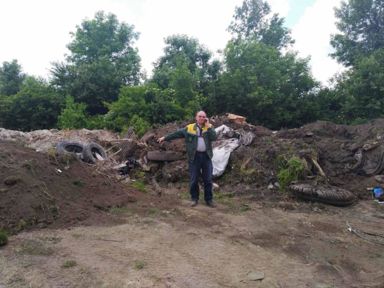 Гнідавський завод просить Луцькраду прибрати сміття біля полів фільтрації (фото)
