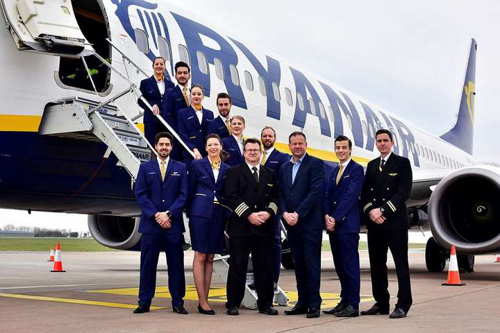 Пілоти Ryanair погодилися на меншу зарплату, щоб не скорочували інших працівників