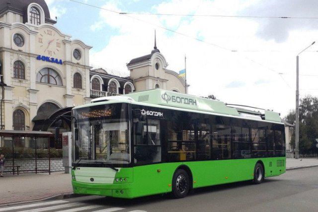 З 25 січня Луцьком курсуватиме 9 нових тролейбусів