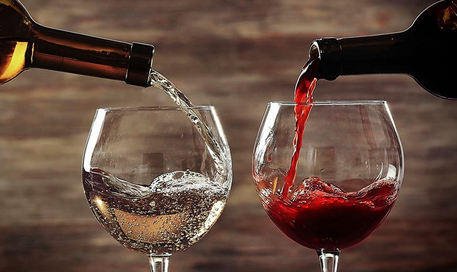 Правило 20/20: експерт з алкоголю поділилася цікавим трюком для вина