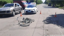 У Луцьку мотоцикліст збив велосипедиста – той у реанімації (фото)