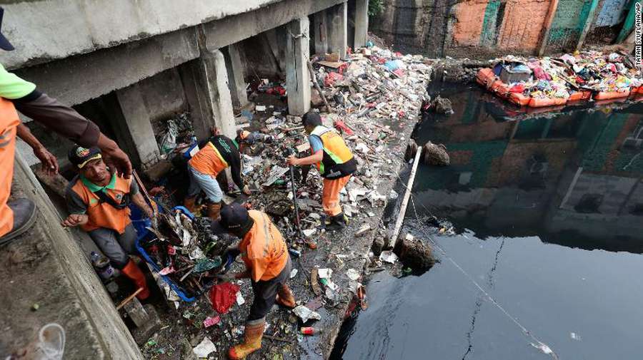 Через повені в Індонезії  загинули щонайменше 66 людей (фото)