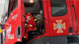 Мріє стати пожежником: до рятувальників на свій день народження прийшов 5-річний лучанин (фото)