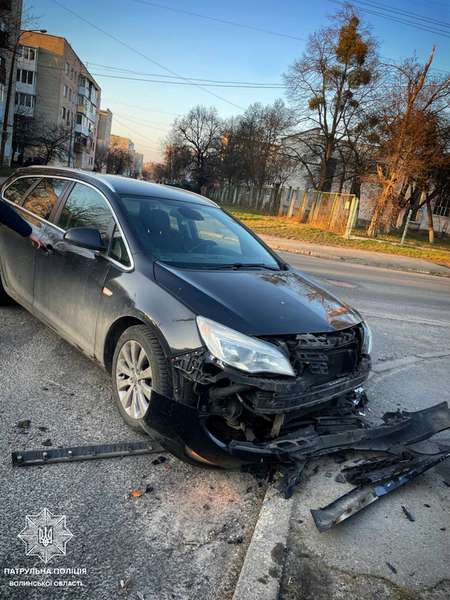 Не дав дорогу: у Луцьку зіткнулися Citroen та Opel (фото)