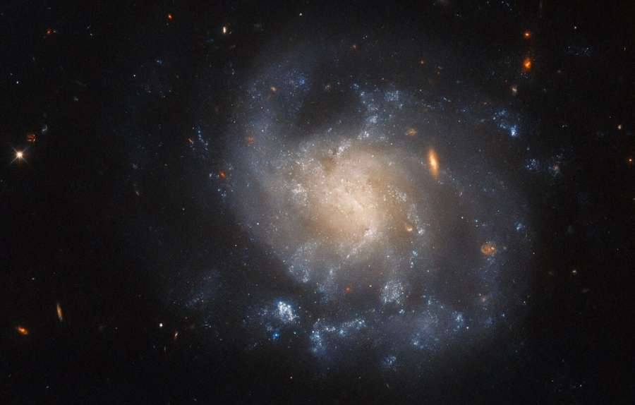 Hubble показав спіральну галактику в сузір’ї Риби