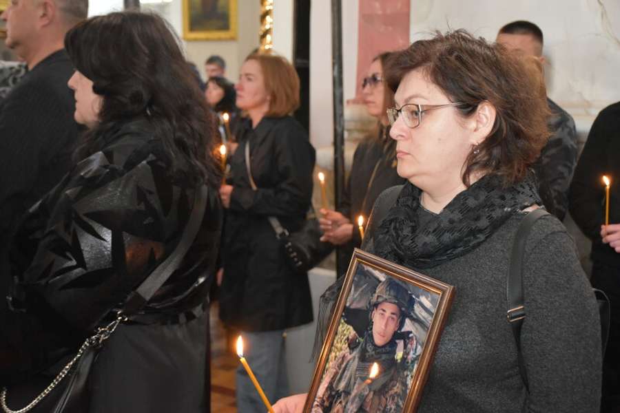 У Луцьку попрощалися із загиблим на Донеччині 25-річним Максимом Устимчуком (фото)