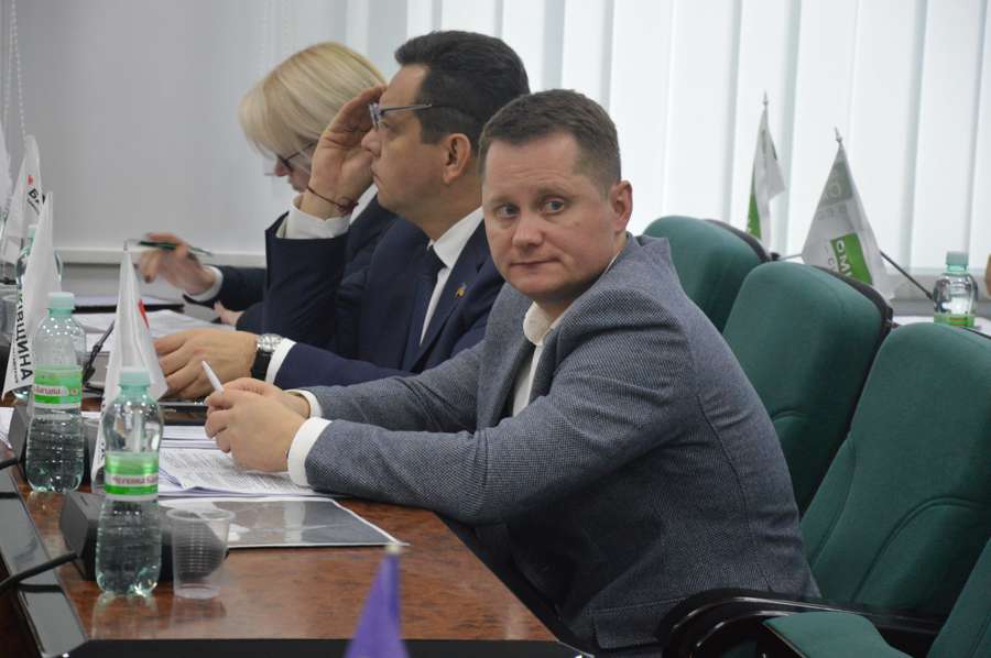 Депутат Андрій Козюра після емоційного спічу про батька, бруківку та журналістів
