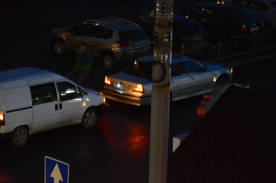 У центрі Луцька зіткнулись дві автівки (фото)