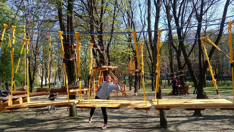 У Луцьку відкрили новий мотузковий парк (фото)