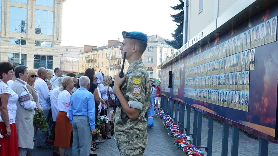 Молитвами за Героїв розпочали відзначення Дня Незалежності в Луцьку (фото)